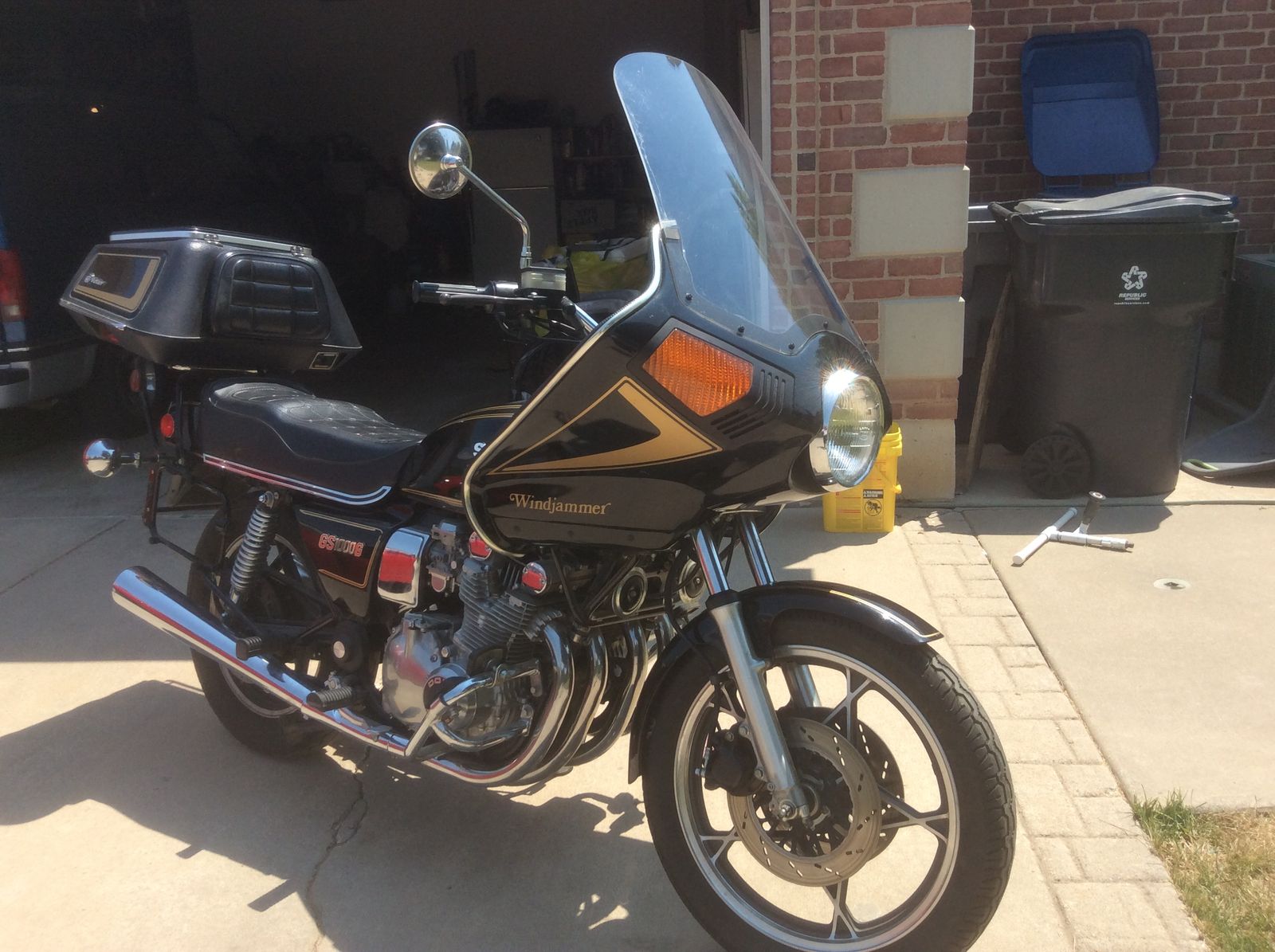 Vintage Suzuki GS 1000G