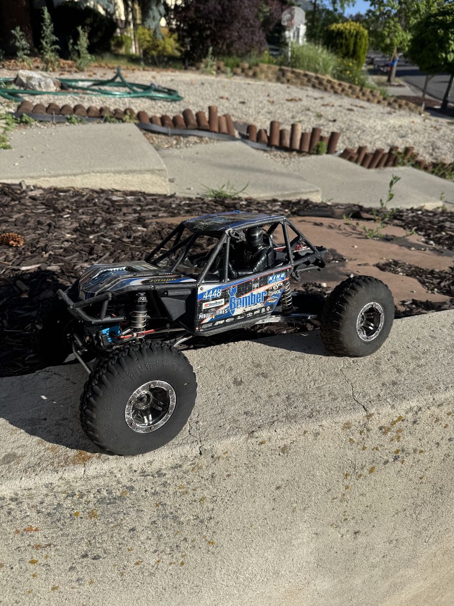 Axial RR10 bomber