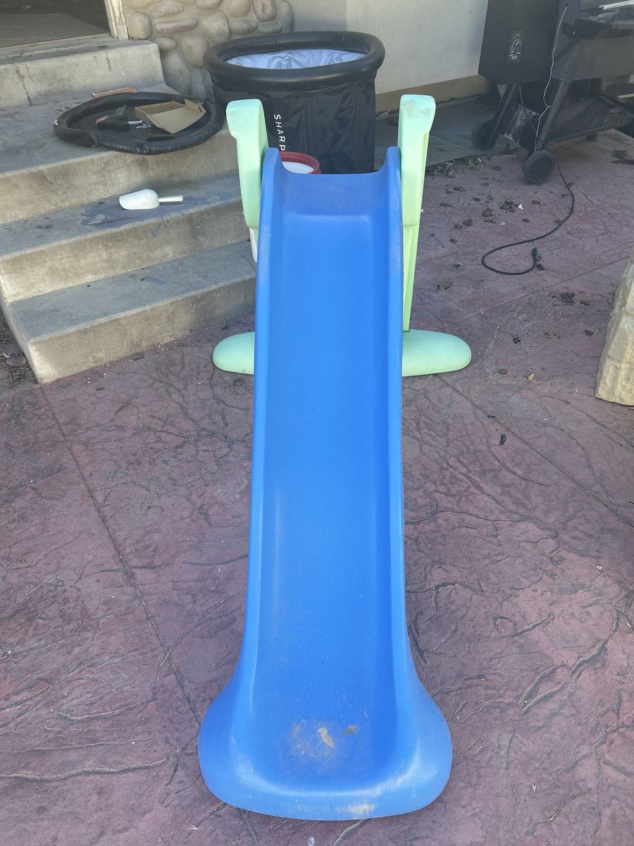 Kids' Blue & Green Plastic Outdoor Play Slide - Durable & Fun Toddler Toy