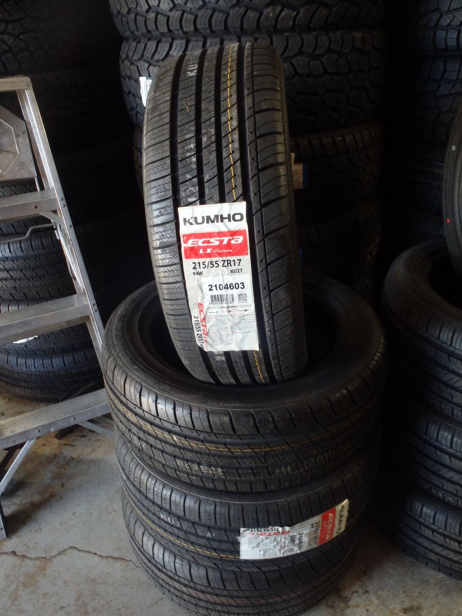215/55R17 KUMHO ECSTA LX PLATINUM SET OF BRAND NEW TIRES