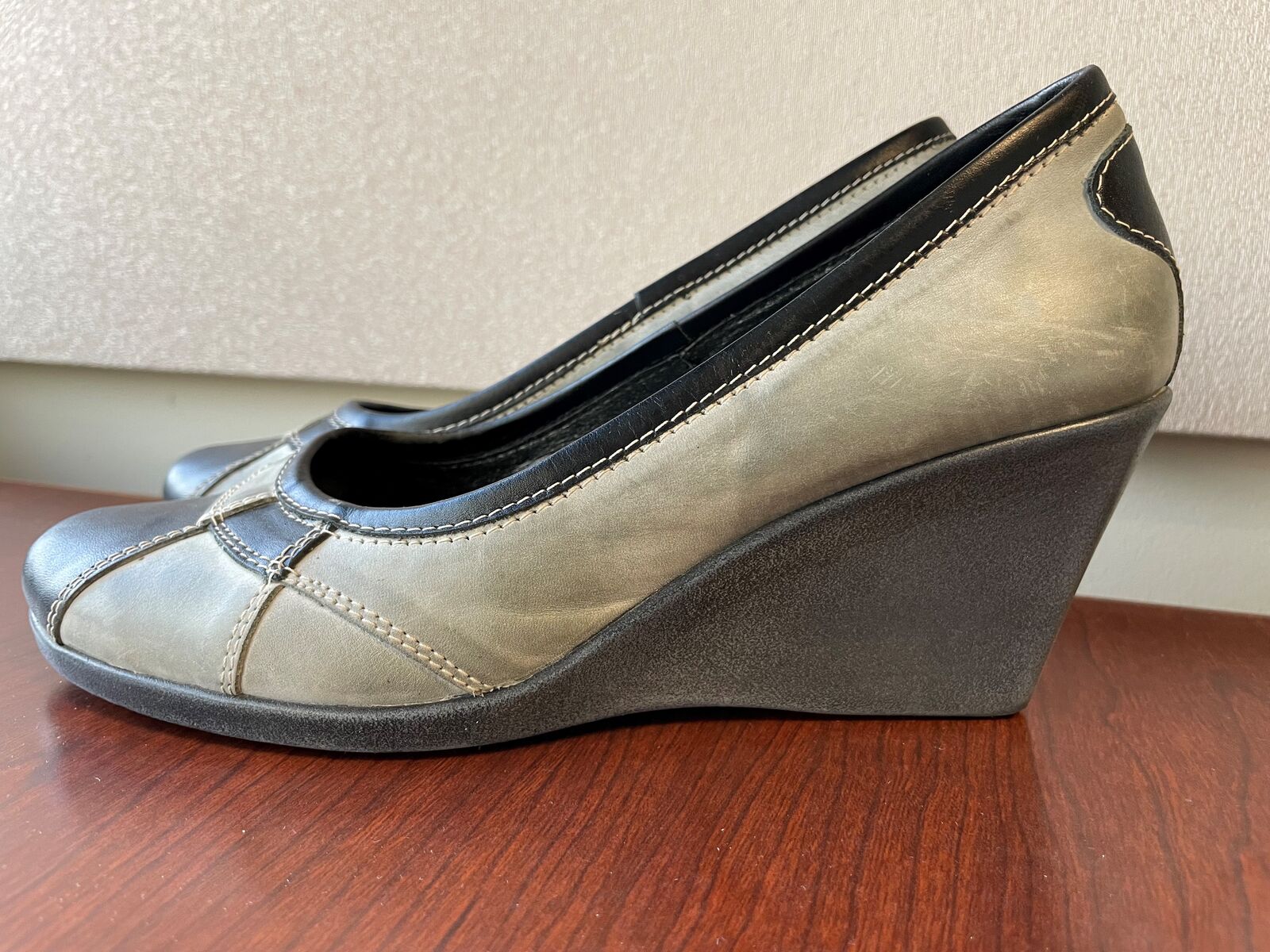 Janta Women's Italian Leather Wedge High Heel Shoes Size 9 New