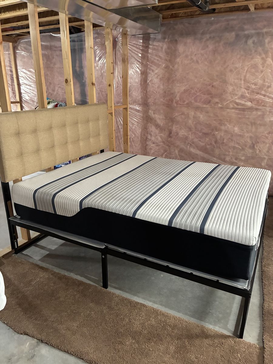 SERTA I SERIES QUEEN MATTRESS