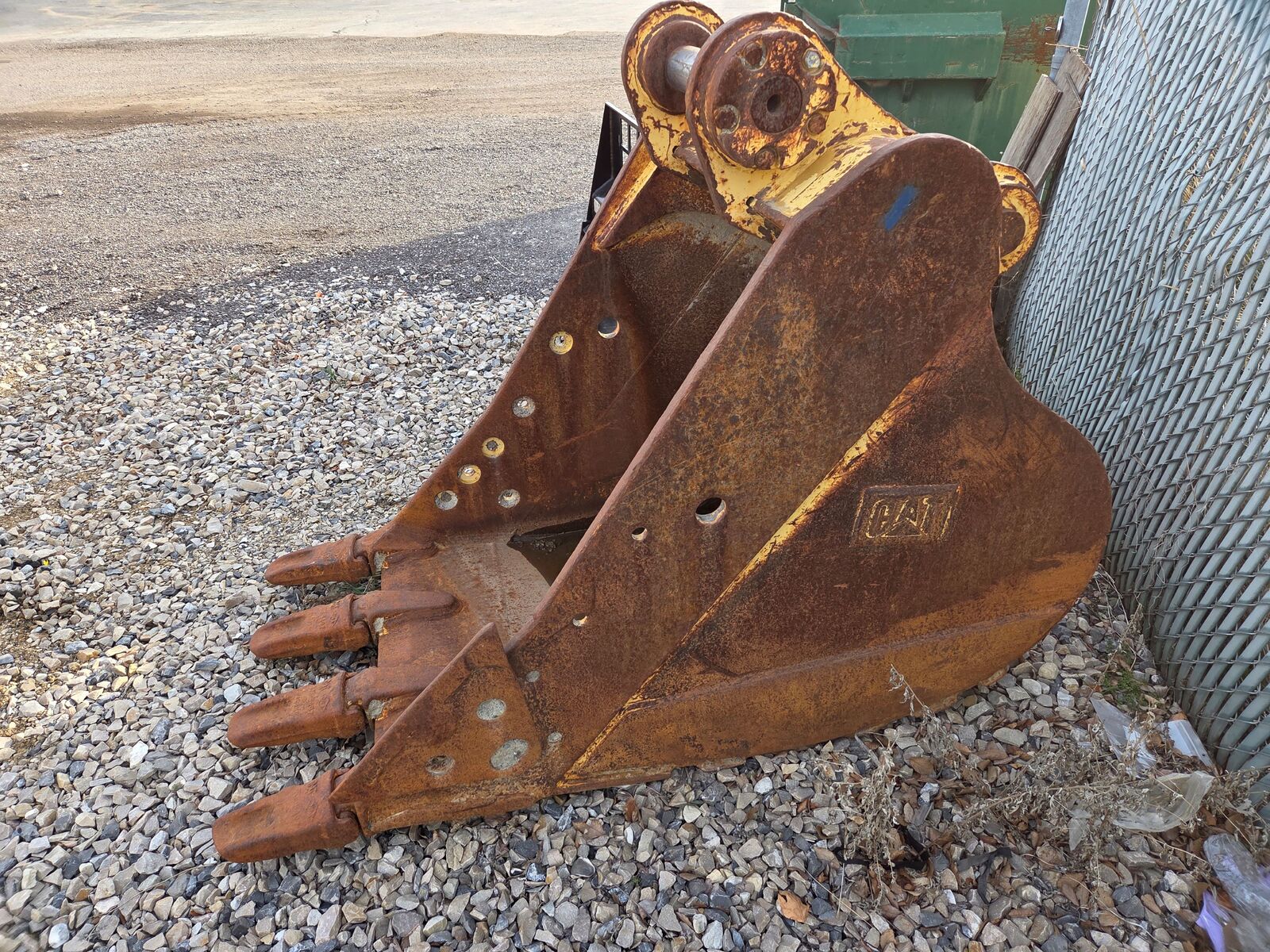 36" Wide Caterpillar Excavator Bucket w/ Teeth