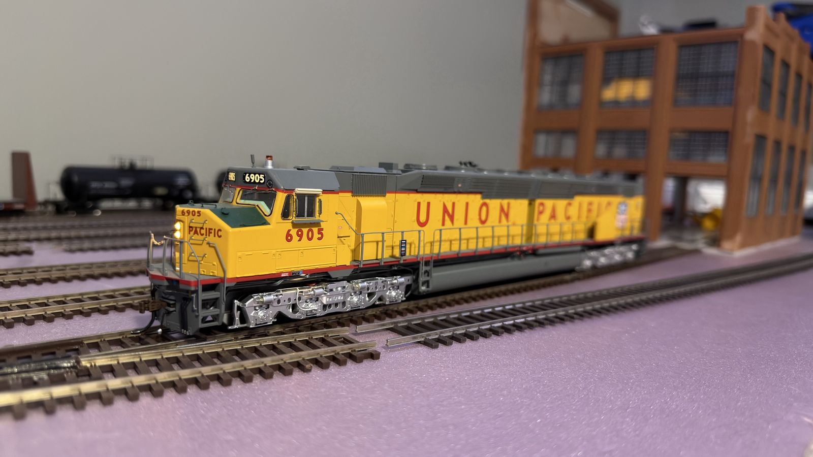 Ho scale athearn DDA40X