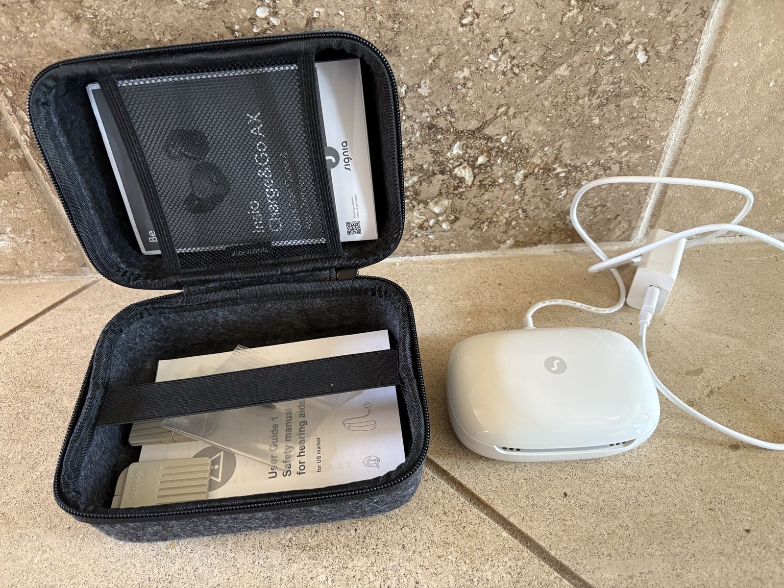Signia Insio Hearing Aid Charger and Case