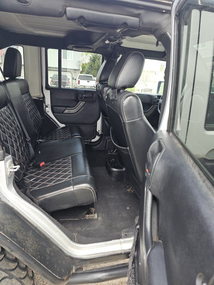 Main image 6