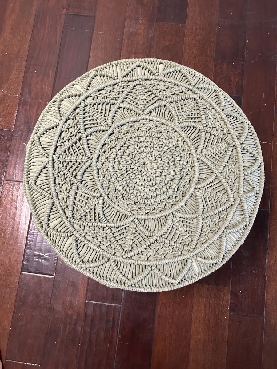 Boho Green Macrame Round Pouf Ottoman with Wooden Legs - Excellent Condition