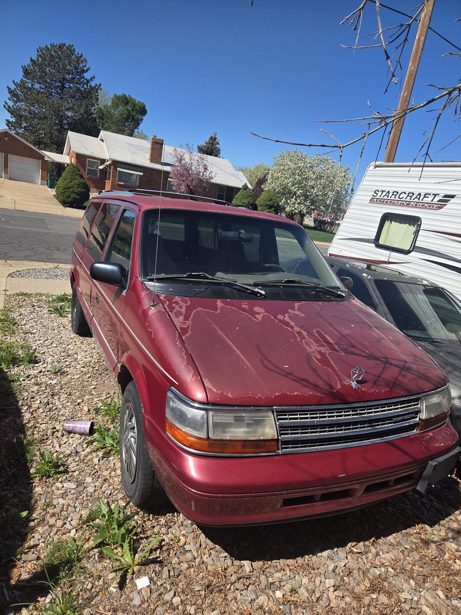 1995 PLYMOUTH GRAND VOYAGER SE