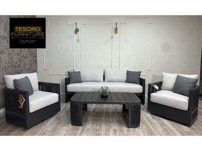 NEW HENREDON SUNBRELLA PATIO SET WE OFFER DELIVERY