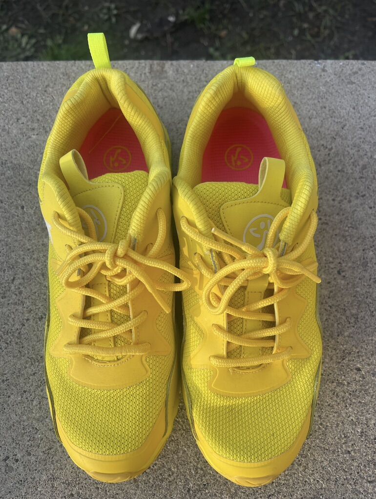 Zumba tennis. Size 9
