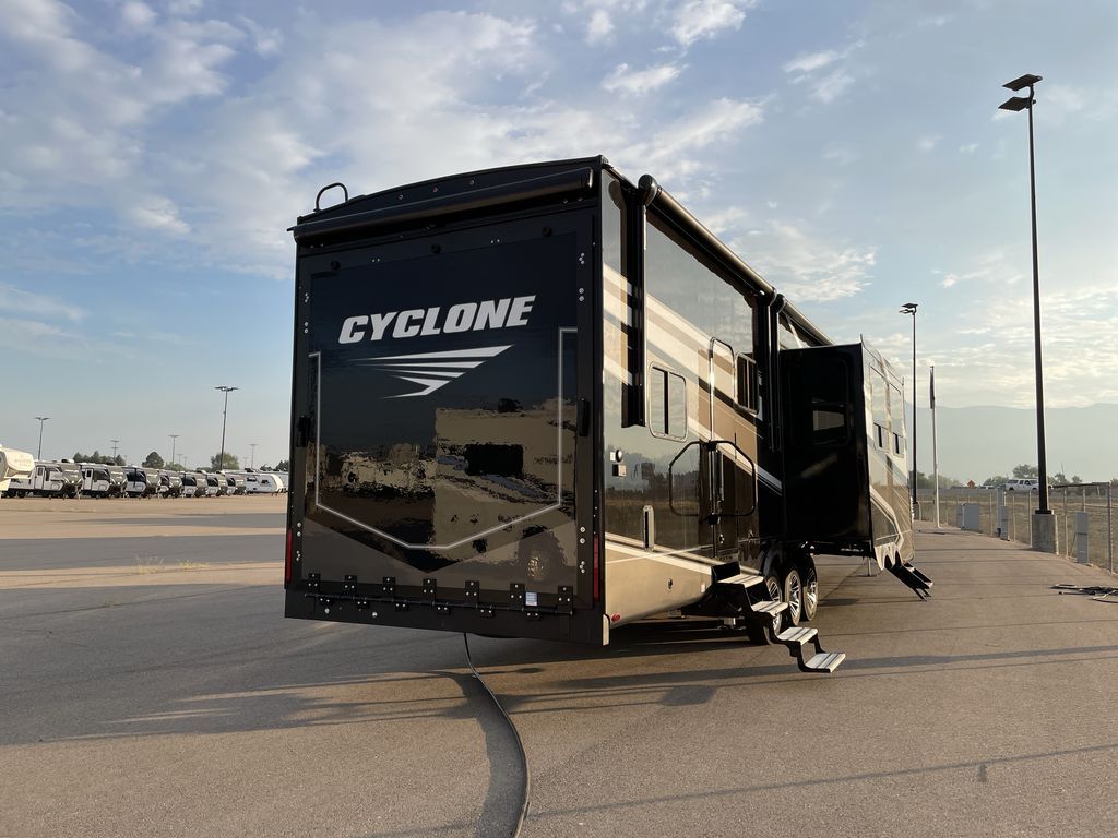 New 2027 Heartland Cyclone 3914