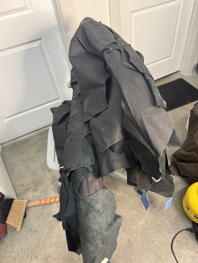 Black Upholstery Leather - 25 To 33 Square Feet