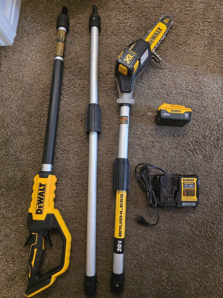DeWalt 20V MAX XR 8 inch Brushless Cordless Pole Saw Kit with 5.0Ah Battery & Charger