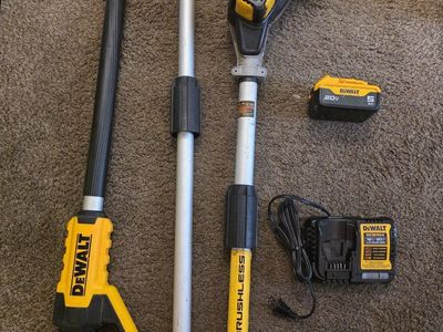 DeWalt 20V MAX XR 8 inch Brushless Cordless Pole Saw Kit with 5.0Ah Battery & Charger