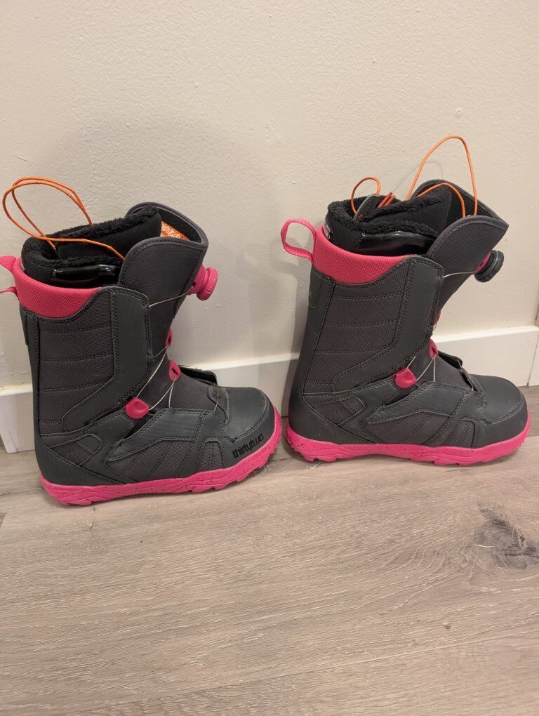 Adorable Black + Pink 32 Women's Snowboard Boots