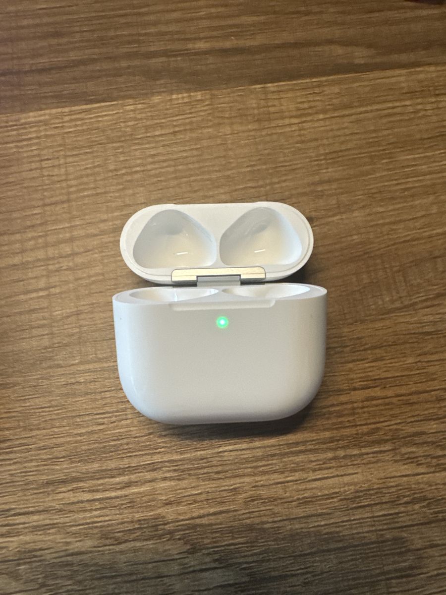 AirPods 4 charging case only