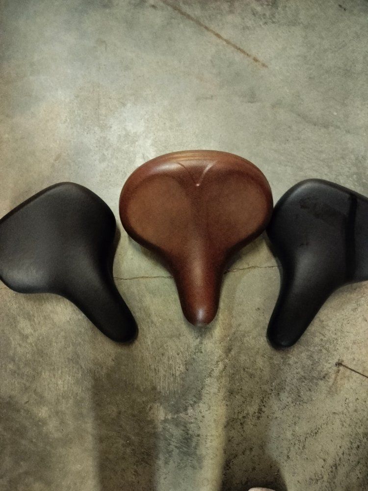 Premium E-Bike Seat Bundle – 3 Seats + 1 Promax Seatpost – Like New