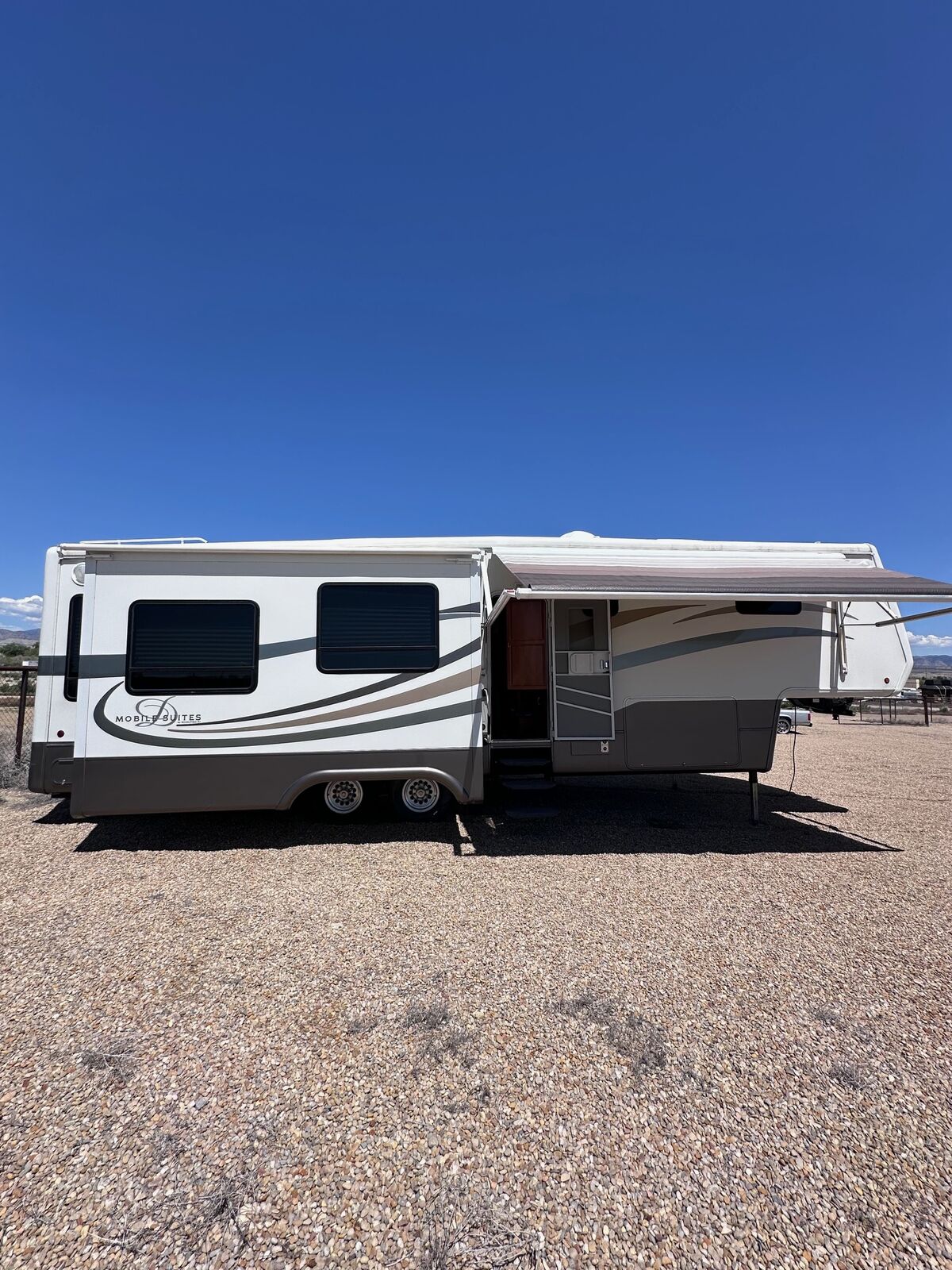 2006 Doubletree 36 TK3 Fifth Wheel trailer