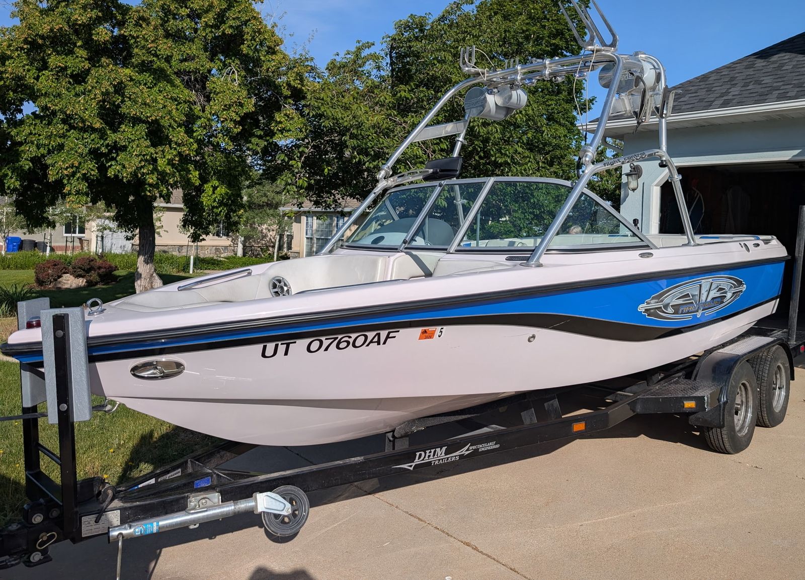 2005 Air Nautique 210 Team Edition Wakeboard Boat - 382 Hrs, PerfectPass, Trailer