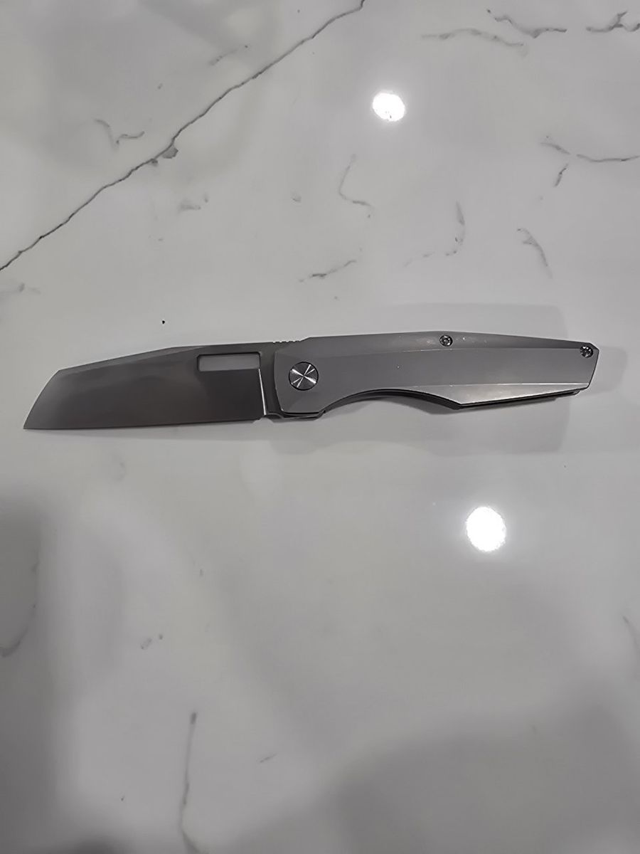 Vero Engineering Axon Framelock Pocket Knife