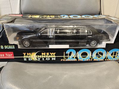 (2003) Sun Star 2000 Linclon Limousine 1:18 Scale