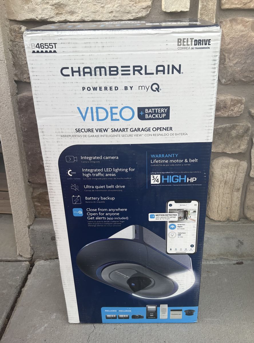 NEW Chamberlin 3/4 HP Smart Belt Garage Door Open w/ Security Camera