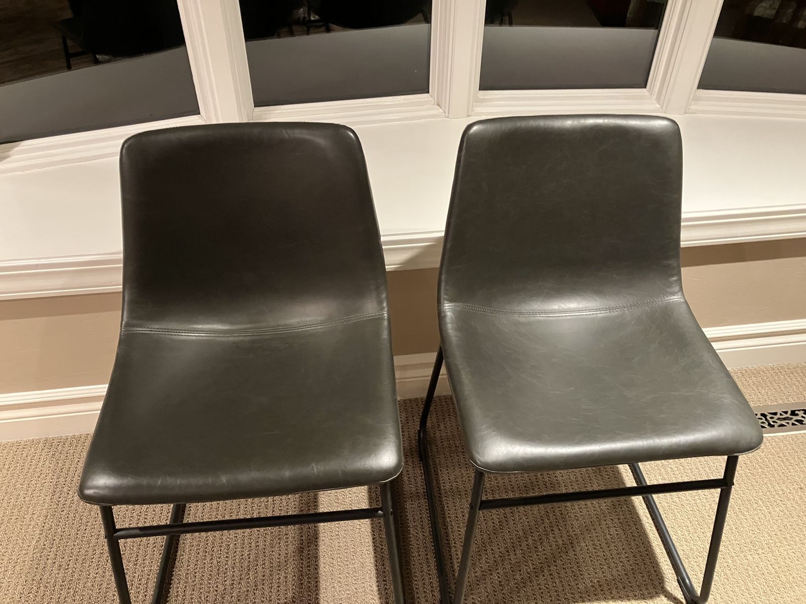 Leather bucket seat dinning chair