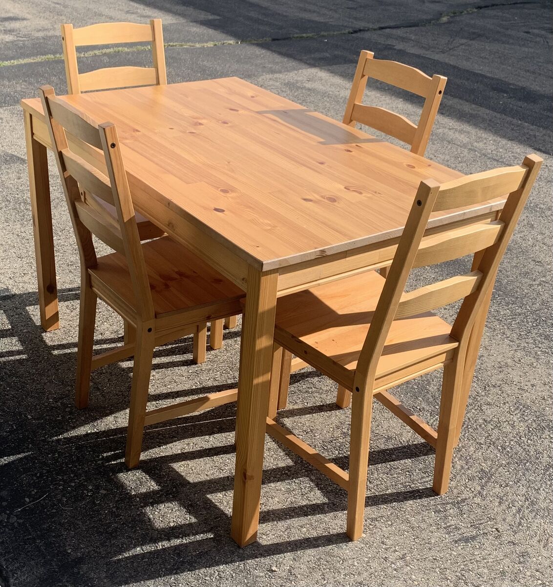 LIKE NEW IKEA DINING SET W/ 4 MATCHING CHAIRS