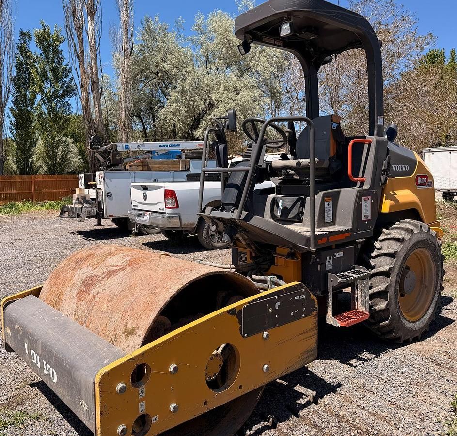 2022 Volvo SD45B Single Drum Vibratory Smooth Drum Roller, 1,166.3 hours