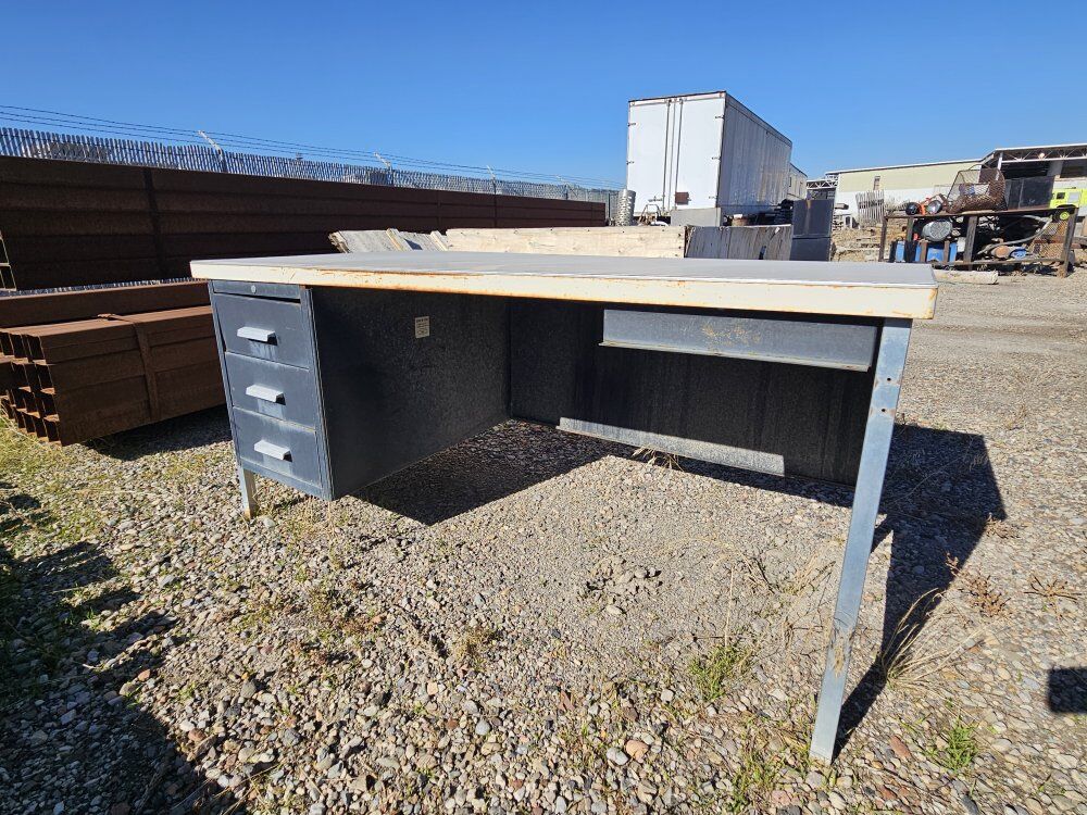 METAL SHOP DESK