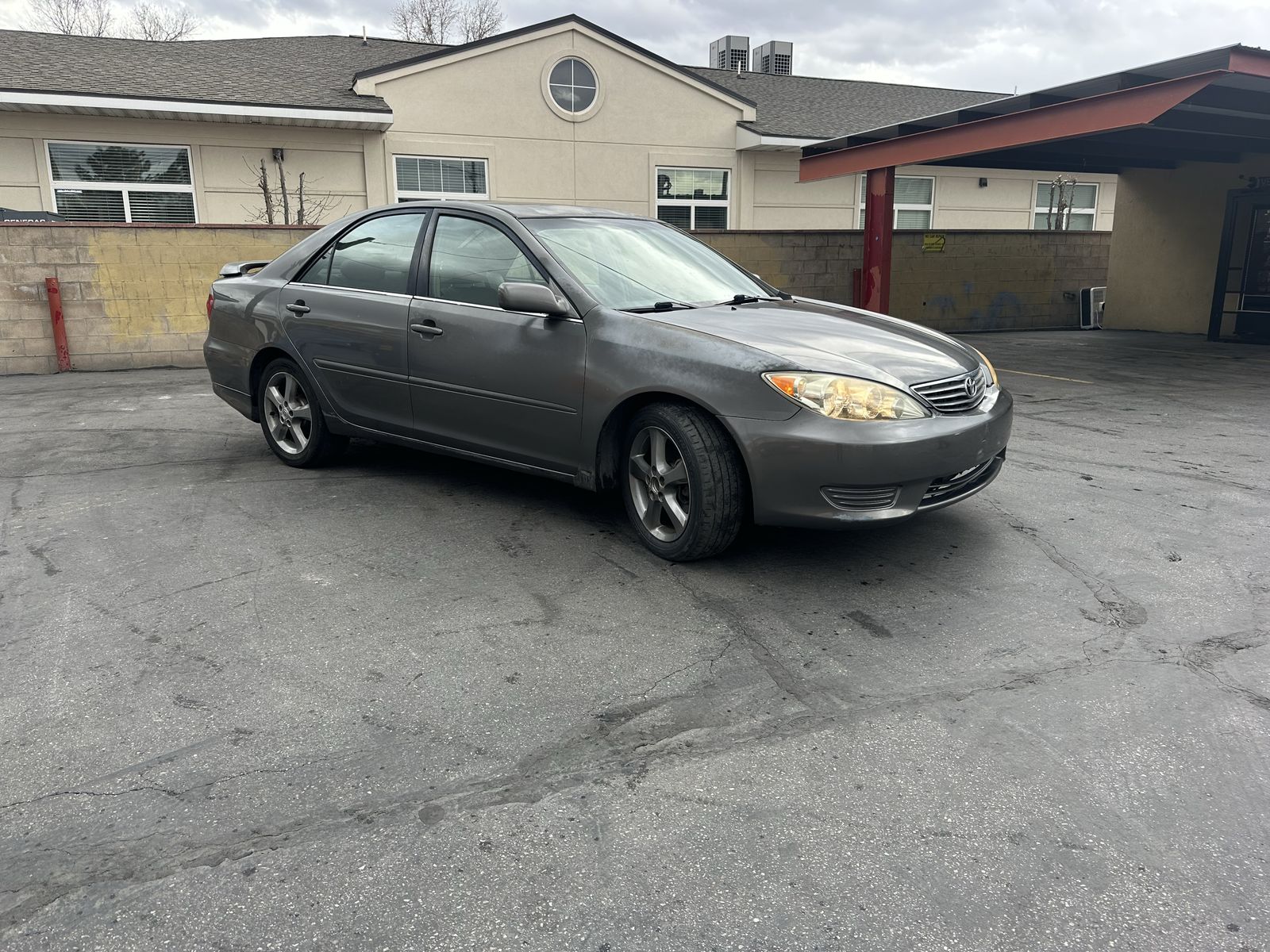 2005 TOYOTA CAMRY LE