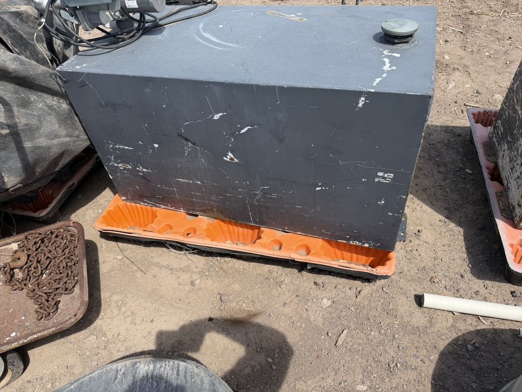 100 Gallon Transfer Tank