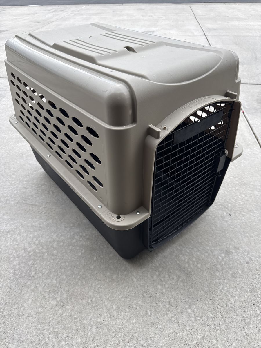 Petmate Plastic Dog Kennel Pet Carrier 30x36x24