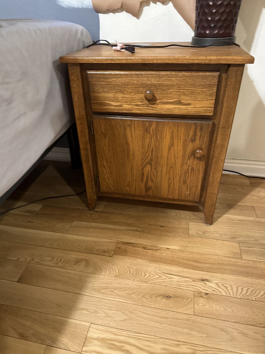Oak end table