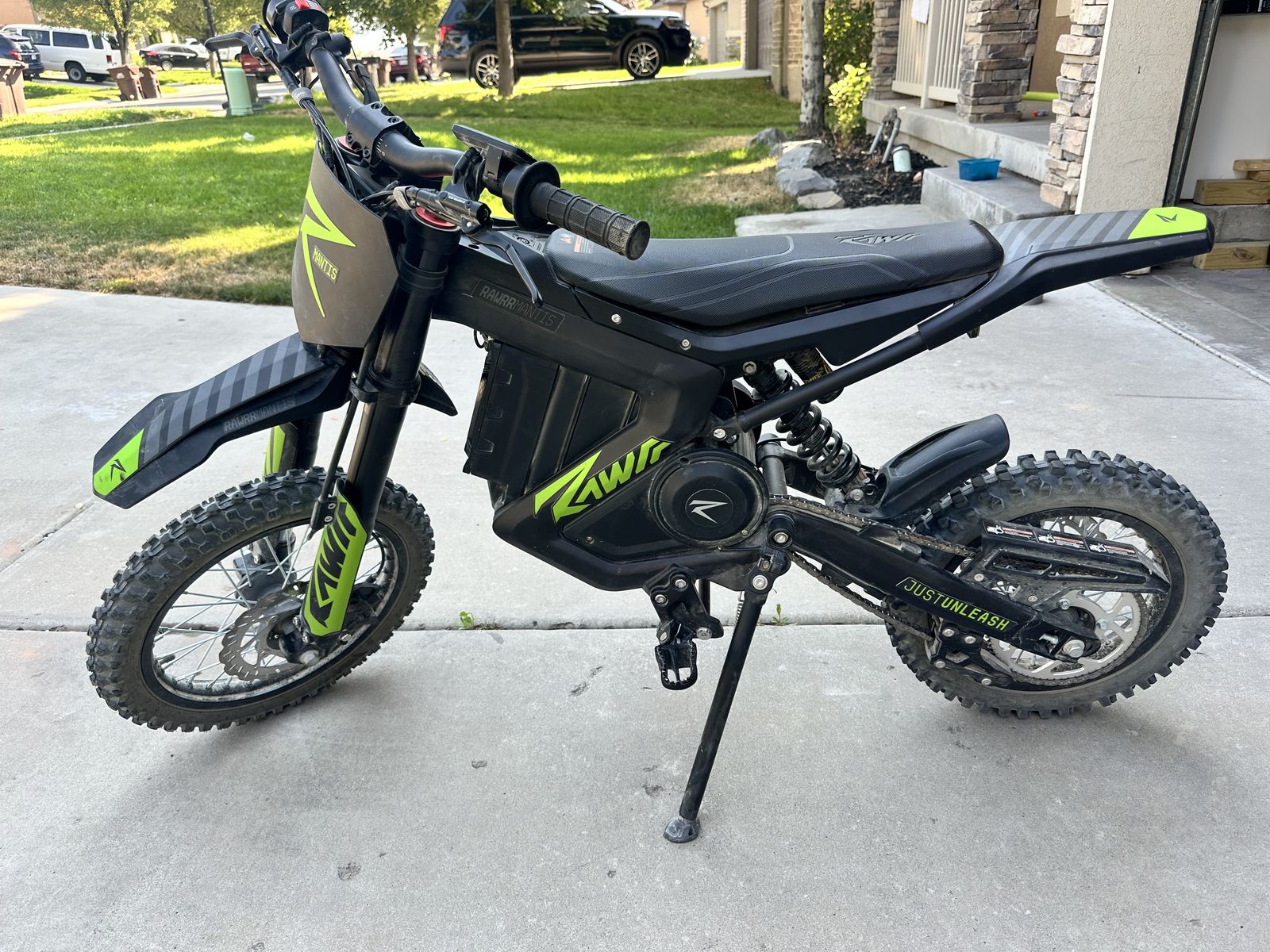 Rawrr Mantis Mini R - 2025