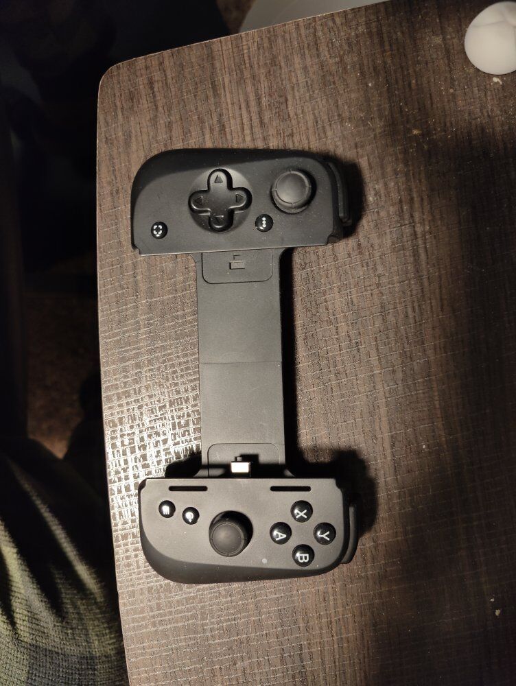 Xbox phone adapter Razer Kishi v2