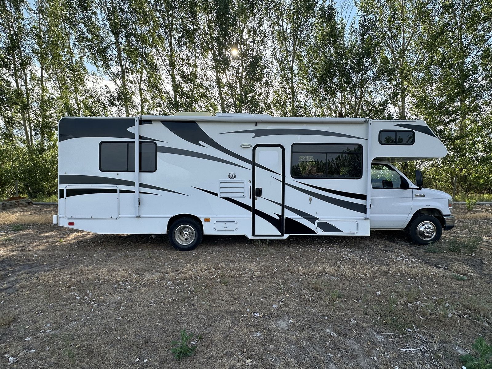 2017 Thor Motor Coach Four Winds Class C Motorhome