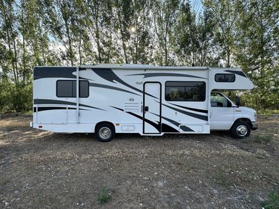 2017 Thor Motor Coach Four Winds Class C Motorhome
