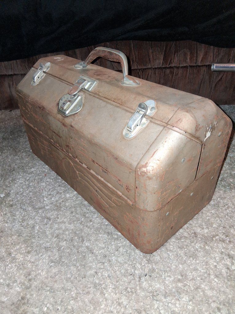 Vintage  Simonsen Tackle box W/ all tackle