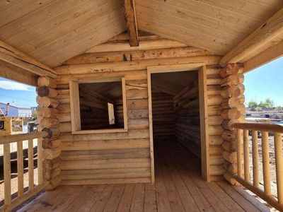 Log Cabin / shed