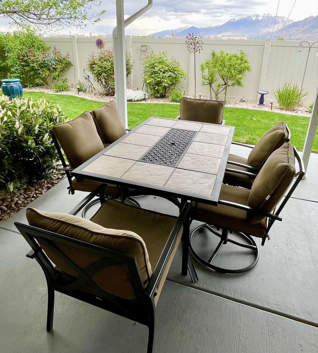 6-seat patio table
