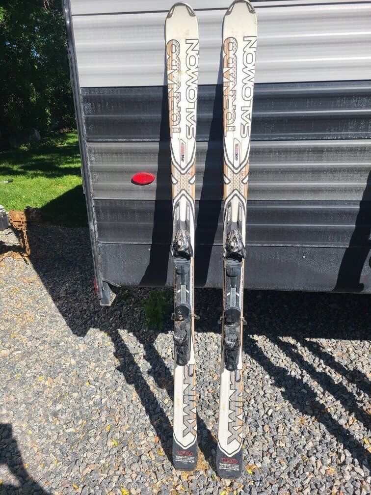 180cm Xwing skis, boots avail