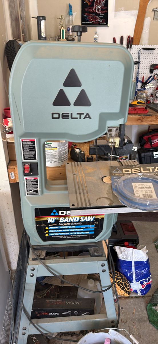 Delta 10 Inch Band Saw with Stand