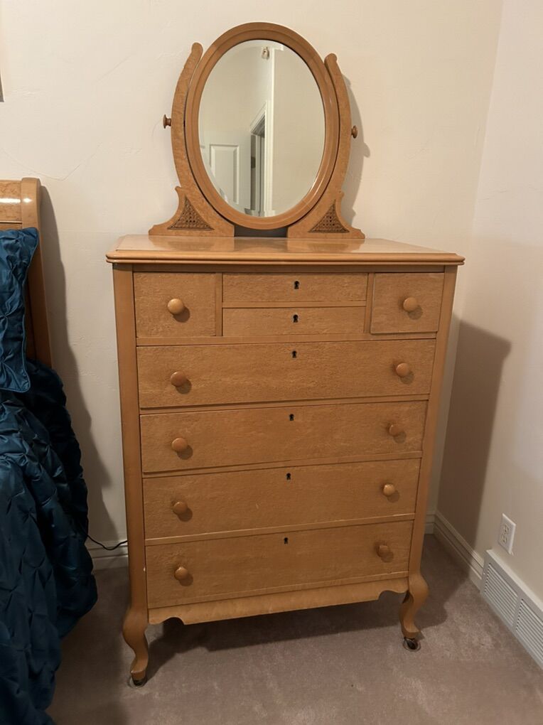 Antique Birds Eye Maple Set