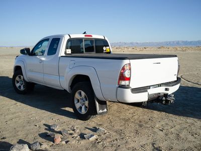 Folding hard tonneau for Tacomas (2nd gen, 6 ft bed)