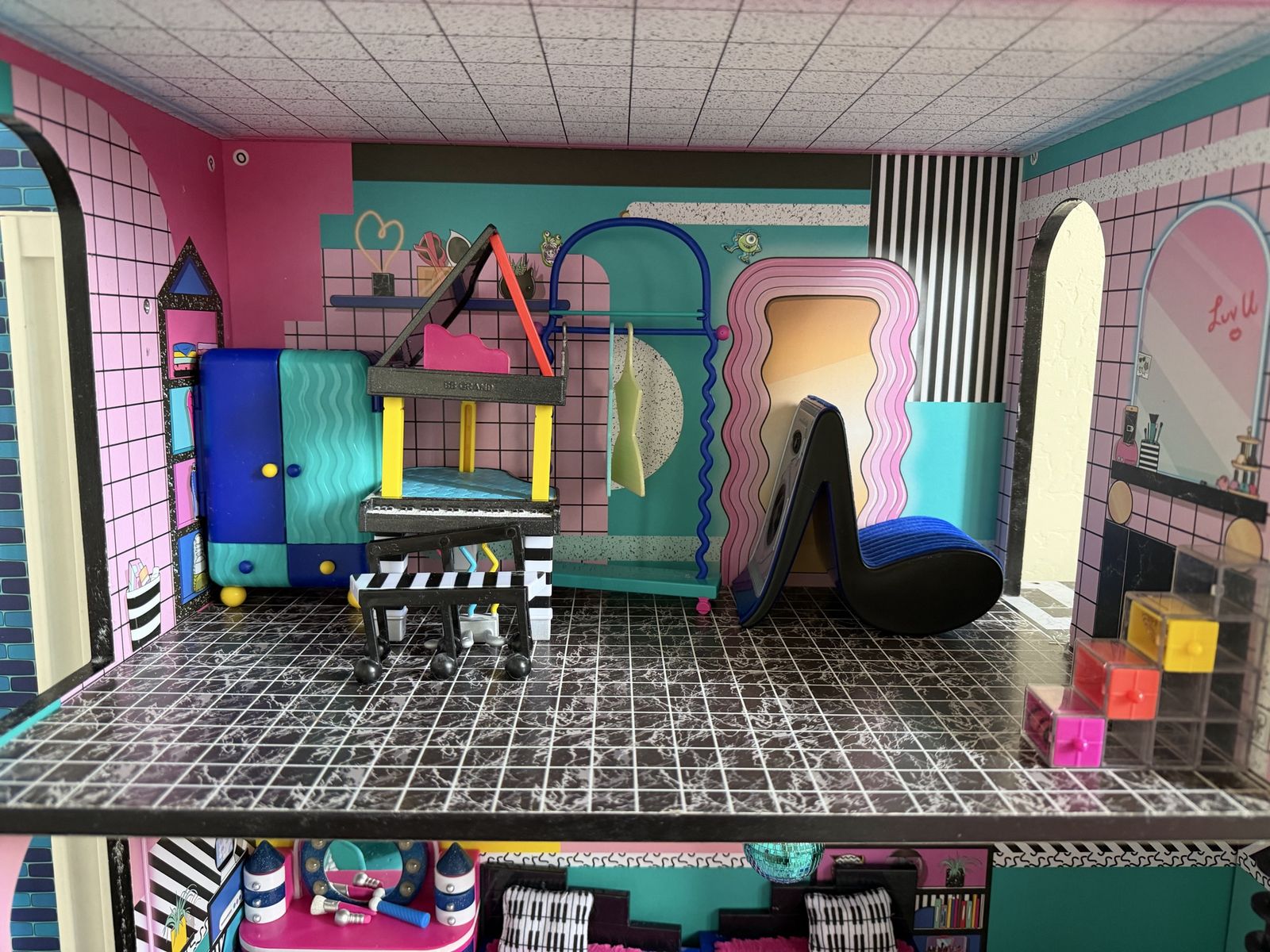 Main image 3