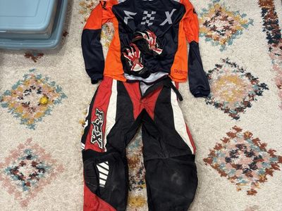 Fox Racing Motocross Riding Gear Set - Medium Jersey, Pants, and Gloves