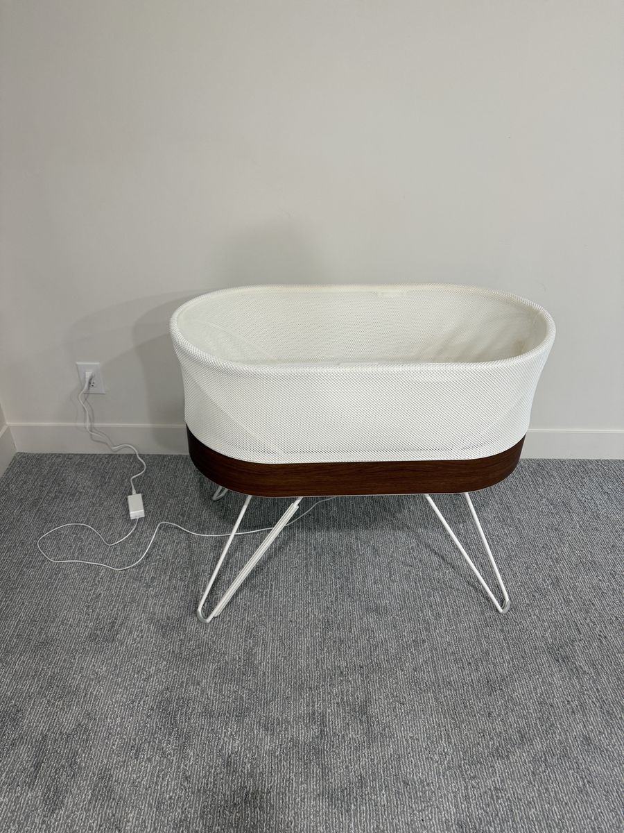 SNOO Smart Sleeper Bassinet – Pristine Condition + 6 Sleep Sacks & 3 Sheets