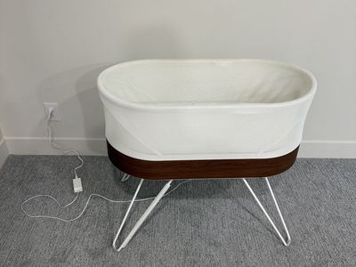 SNOO Smart Sleeper Bassinet – Pristine Condition + 6 Sleep Sacks & 3 Sheets