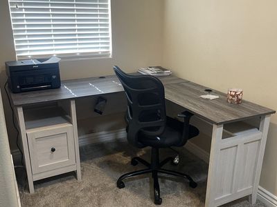 Furniture desk and chair